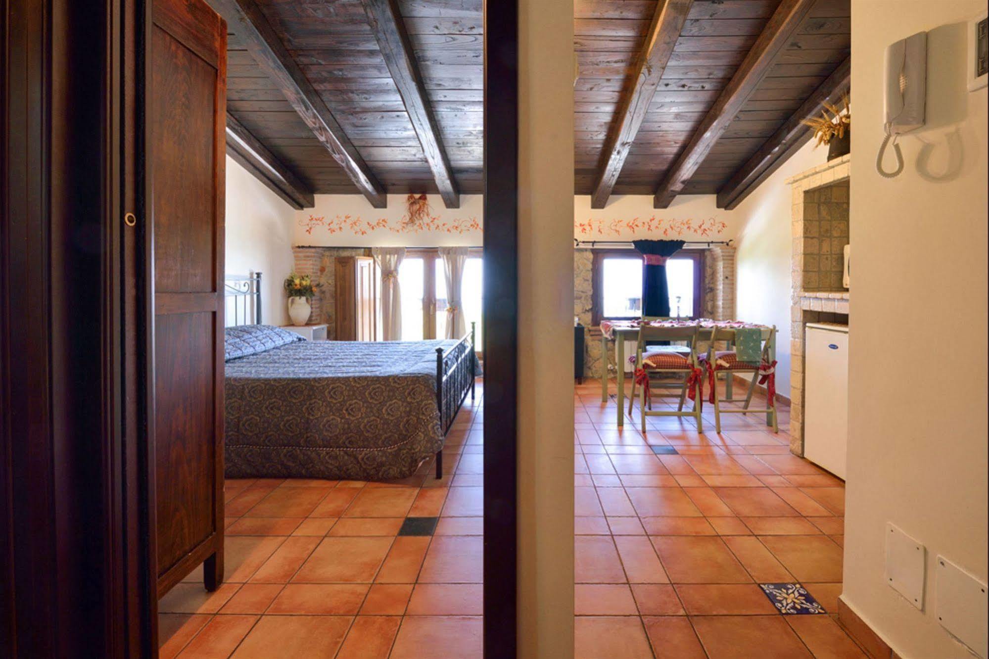 Aparthotel Il Casale Delle Ginestre Castel San Pietro Romano Zewnętrze zdjęcie