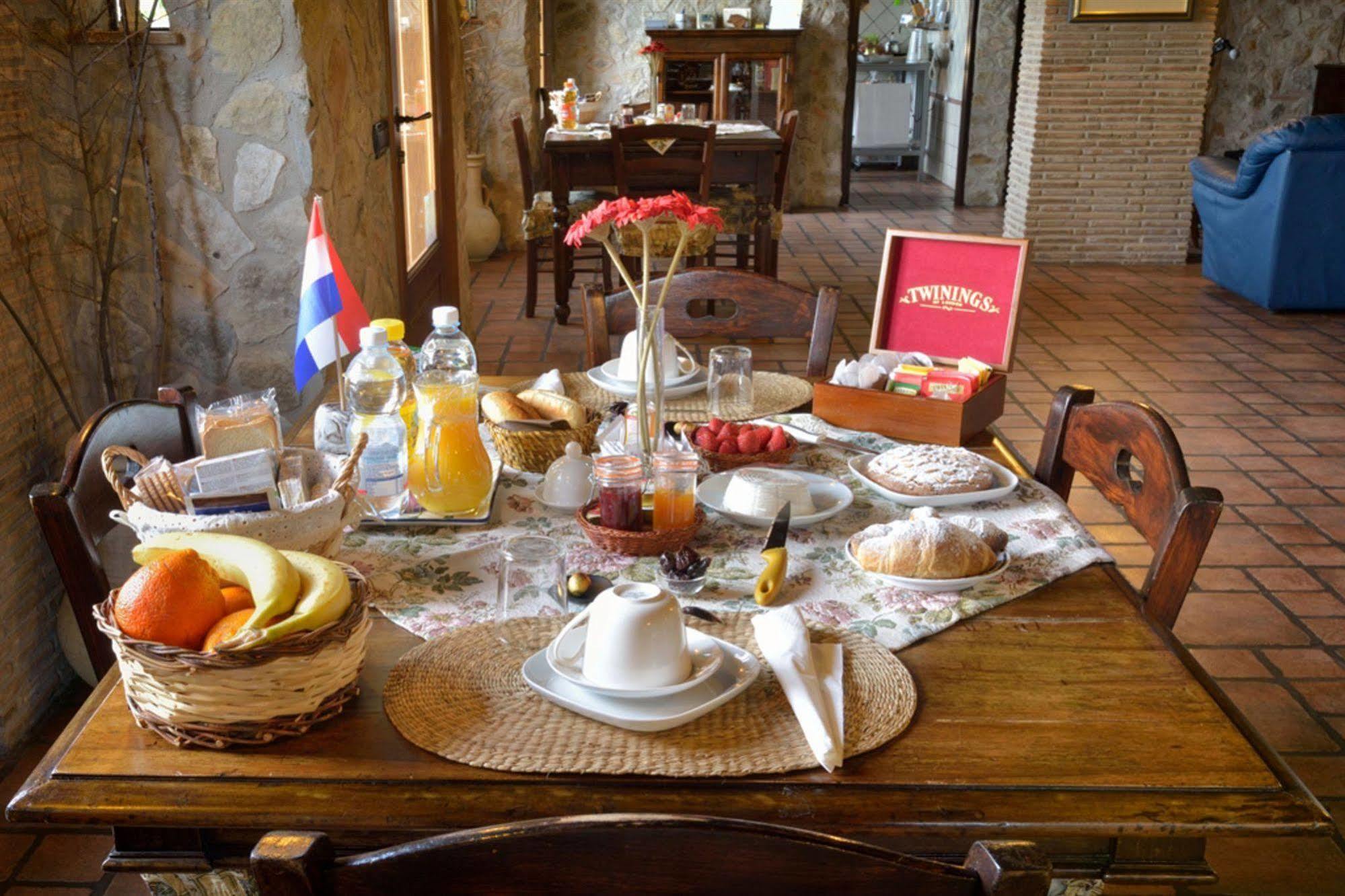 Aparthotel Il Casale Delle Ginestre Castel San Pietro Romano Zewnętrze zdjęcie